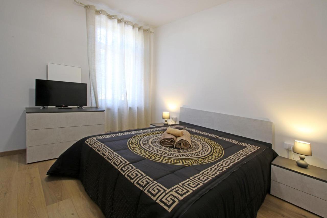 Palazzo Richard Leone Apartment อูดิเน ภายนอก รูปภาพ